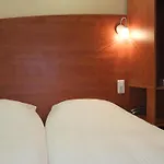 Adams Hotel 2*