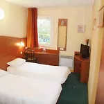 Adams Hotel 2*