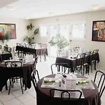 Hotel Adams 2*