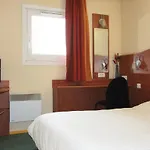 Adams Hotel 2*