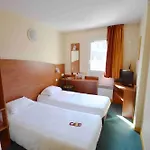 Hotel Adams 2*