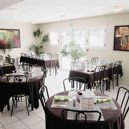 Hotel Adams 2*