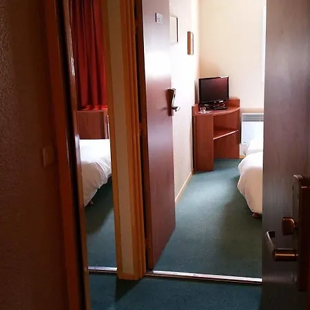 Adams Hotell 2*