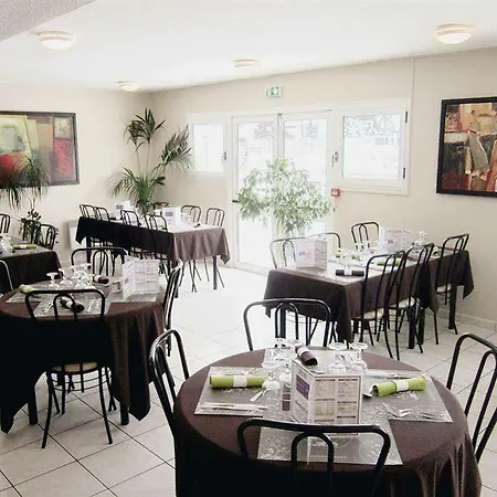 Hotell Adams 2*